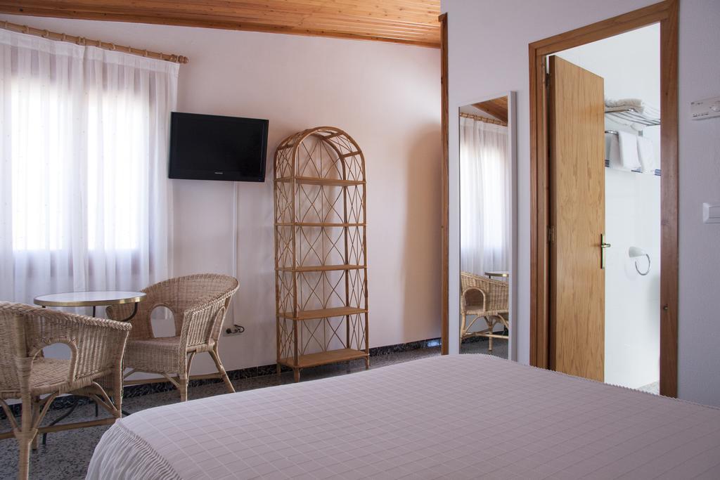 Hostal La Florida Llança Rom bilde