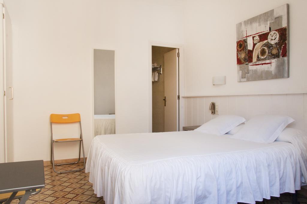 Hostal La Florida Llança Rom bilde