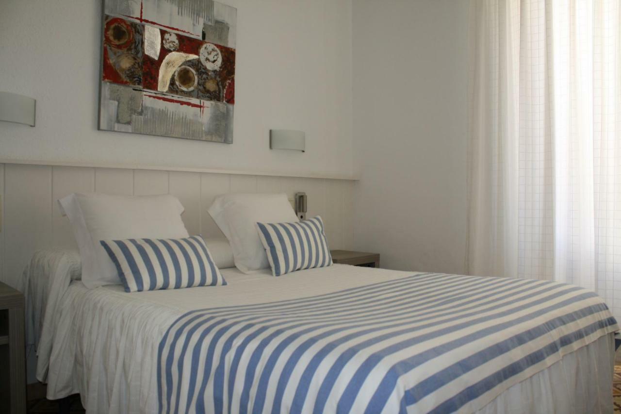 Hostal La Florida Llança Eksteriør bilde